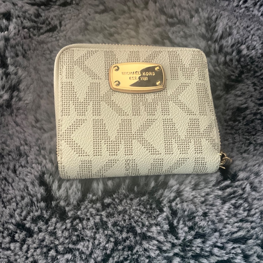 Michael Kors wallet - Picture 4 of 4